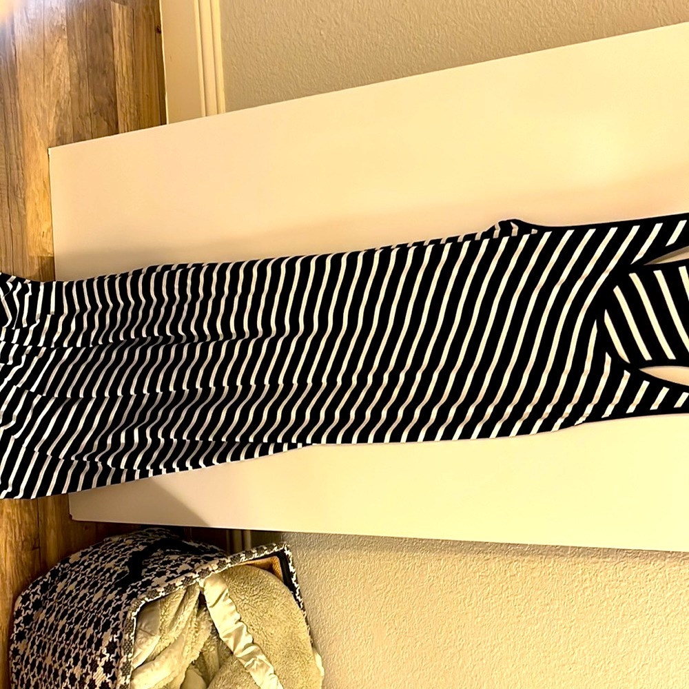 5th & Love Tank Dress Size Medium Black and White Striped Women’s Dress EUC - Picture 3 of 5